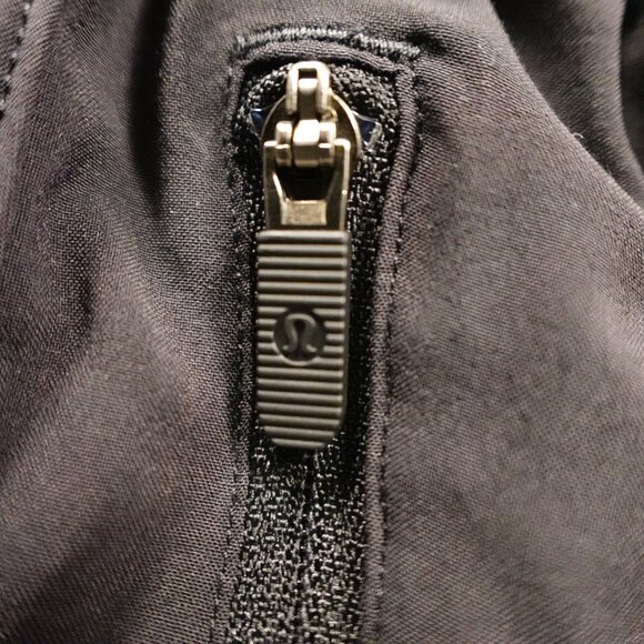 Lululemon Tracker Short women's 4 black - Picture 2 of 12